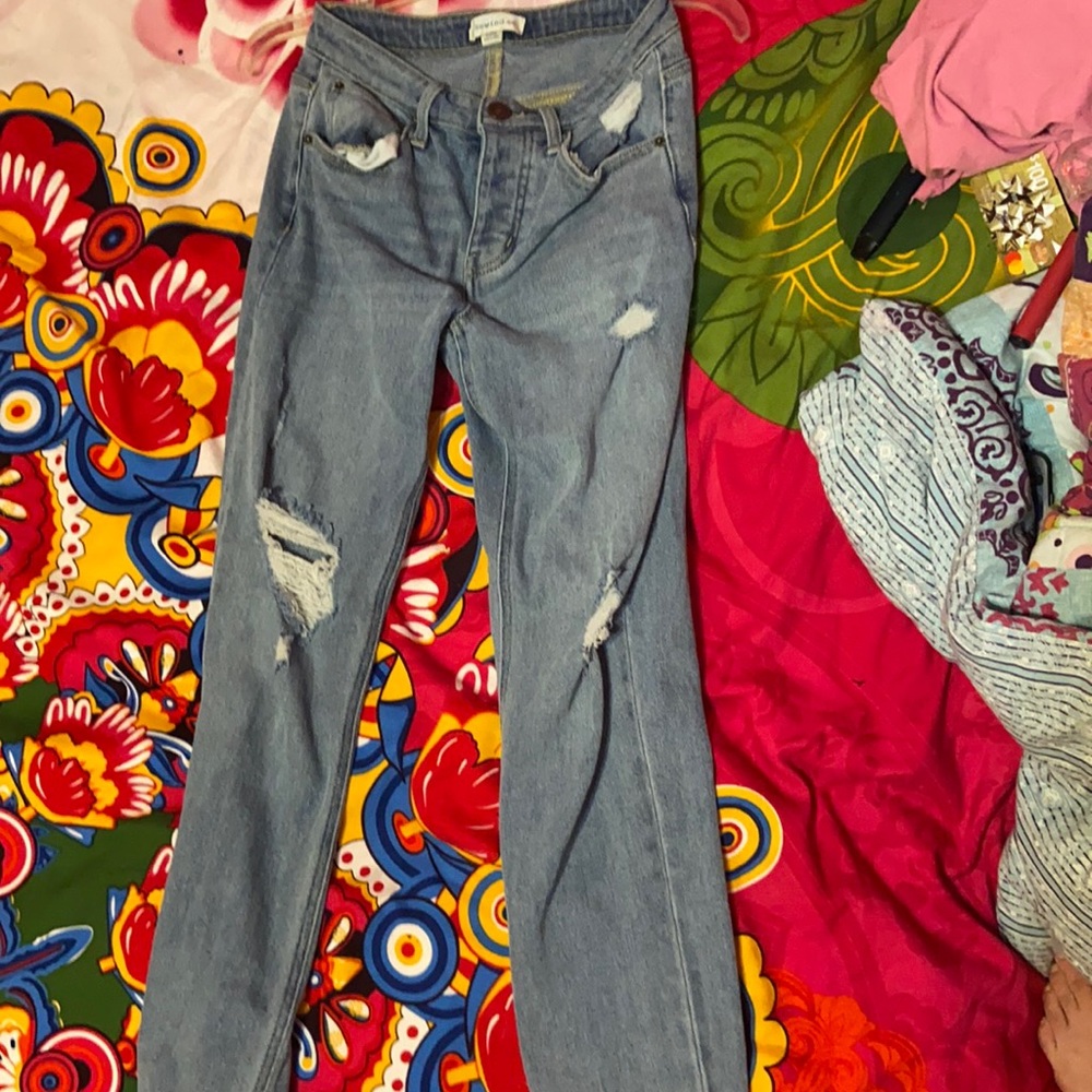 mid rise mom jeans